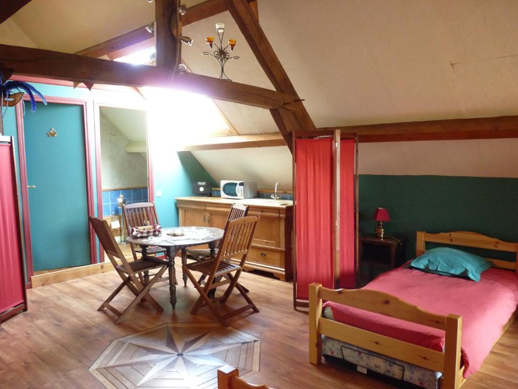 Le Trot'In Chair Bed and Breakfast Martigny-le-Comte Δωμάτιο φωτογραφία